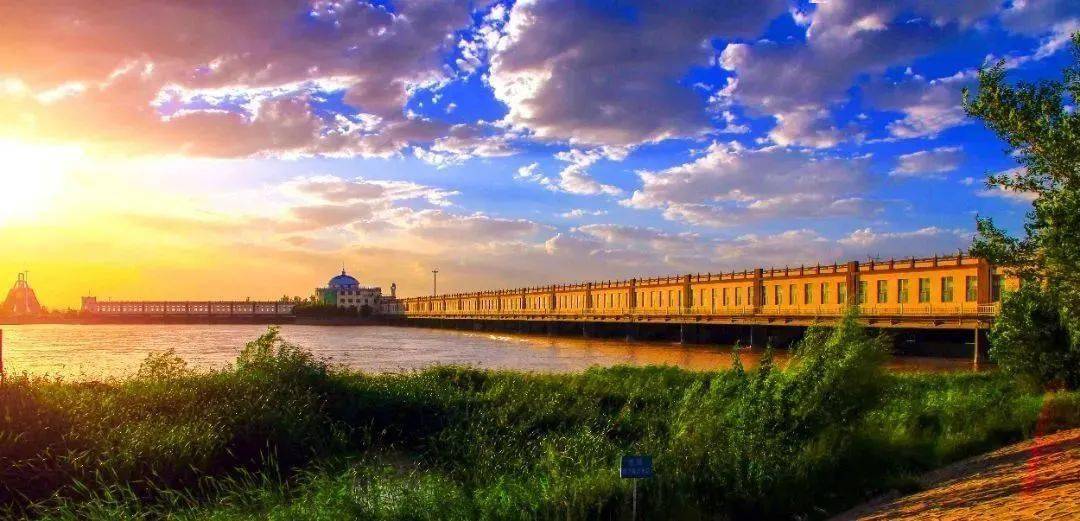 巴彦淖尔，领导与朋友共聚盛会